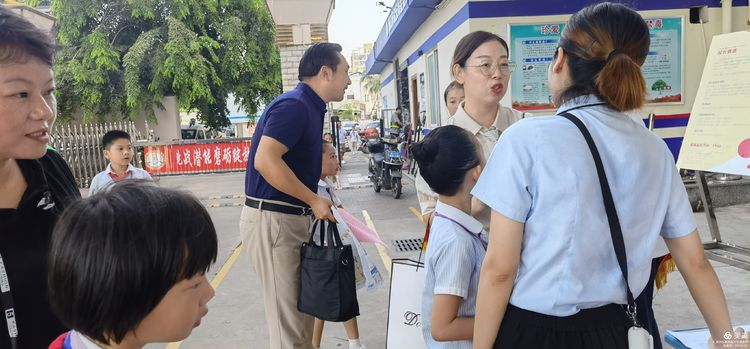 “展风采 庆六一”|海口黄冈金盘高级中学初中小学部庆六一活动暨新少先队员入队仪式